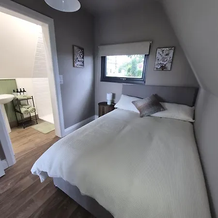 Chalet Oakgrove Retreat With Sauna & Plunge Pool